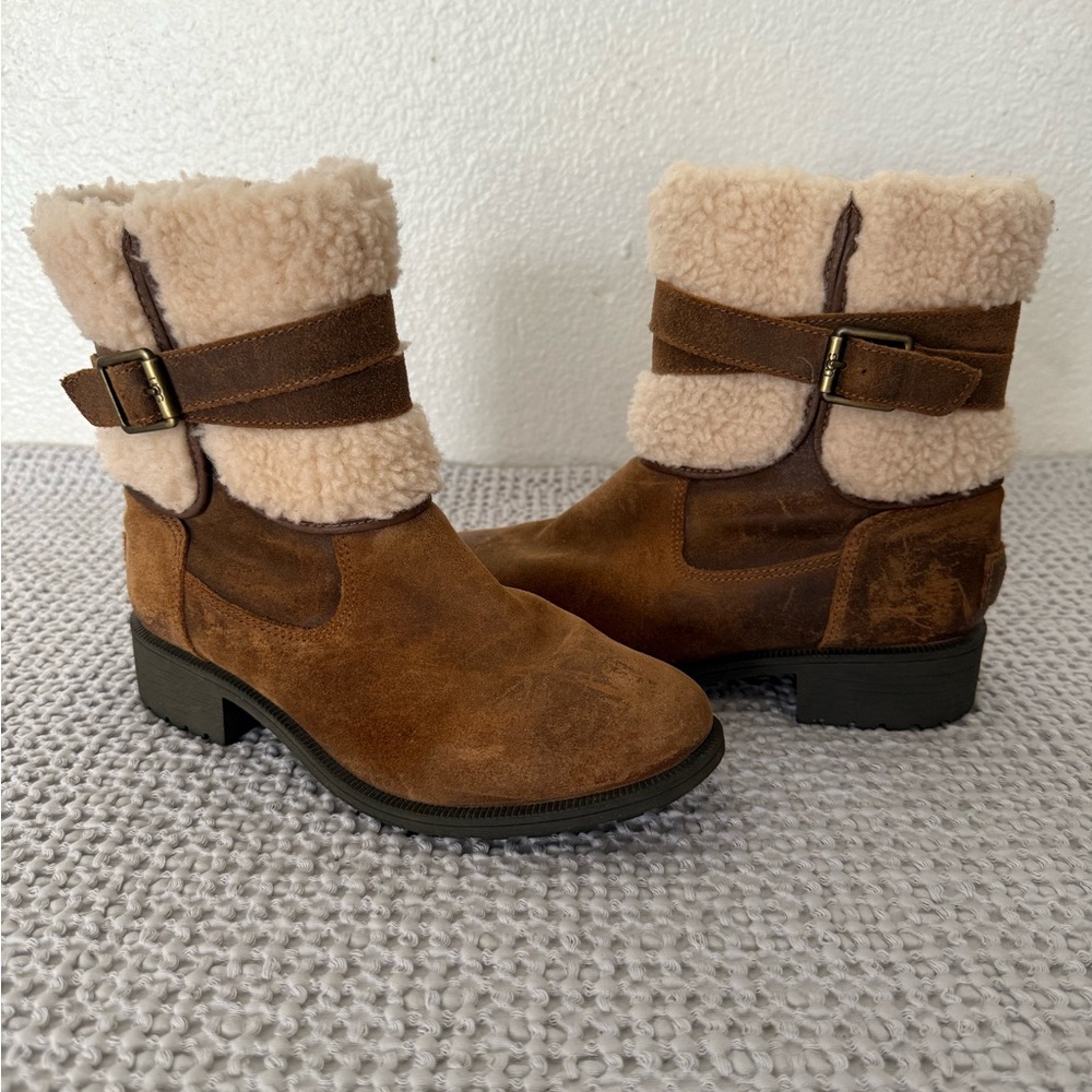 UGG Tan and Cream Shearling Boots size 7 Women’s